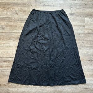80s 90s Vanity Fair BLACK Midi Length Half Slip
